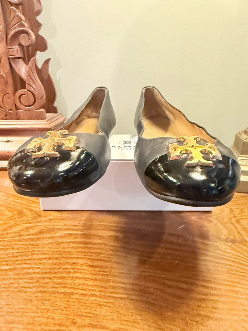 Tory Burch Everly Black Gold Leather Logo Cap-Toe Ballet Flats Size 10 - Picture 4 of 10